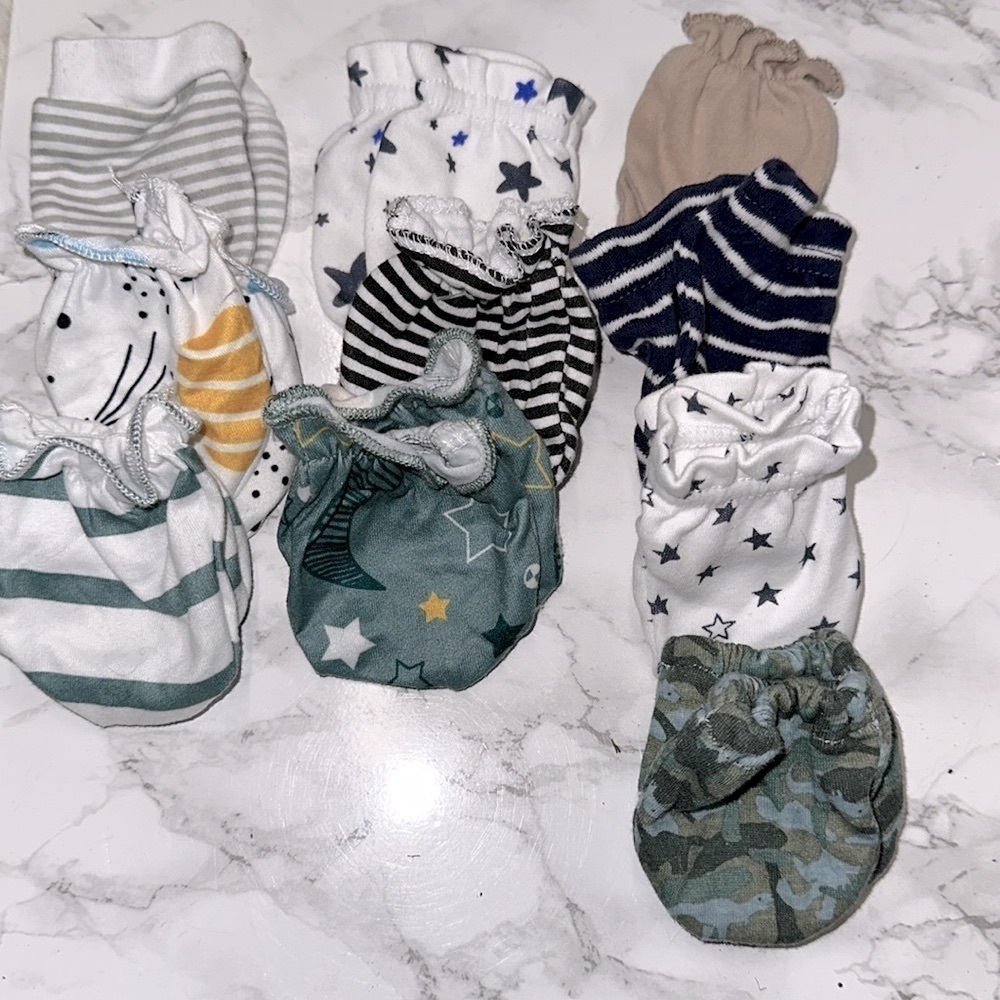 Assorted Baby Mittens Set - Picture 5 of 5